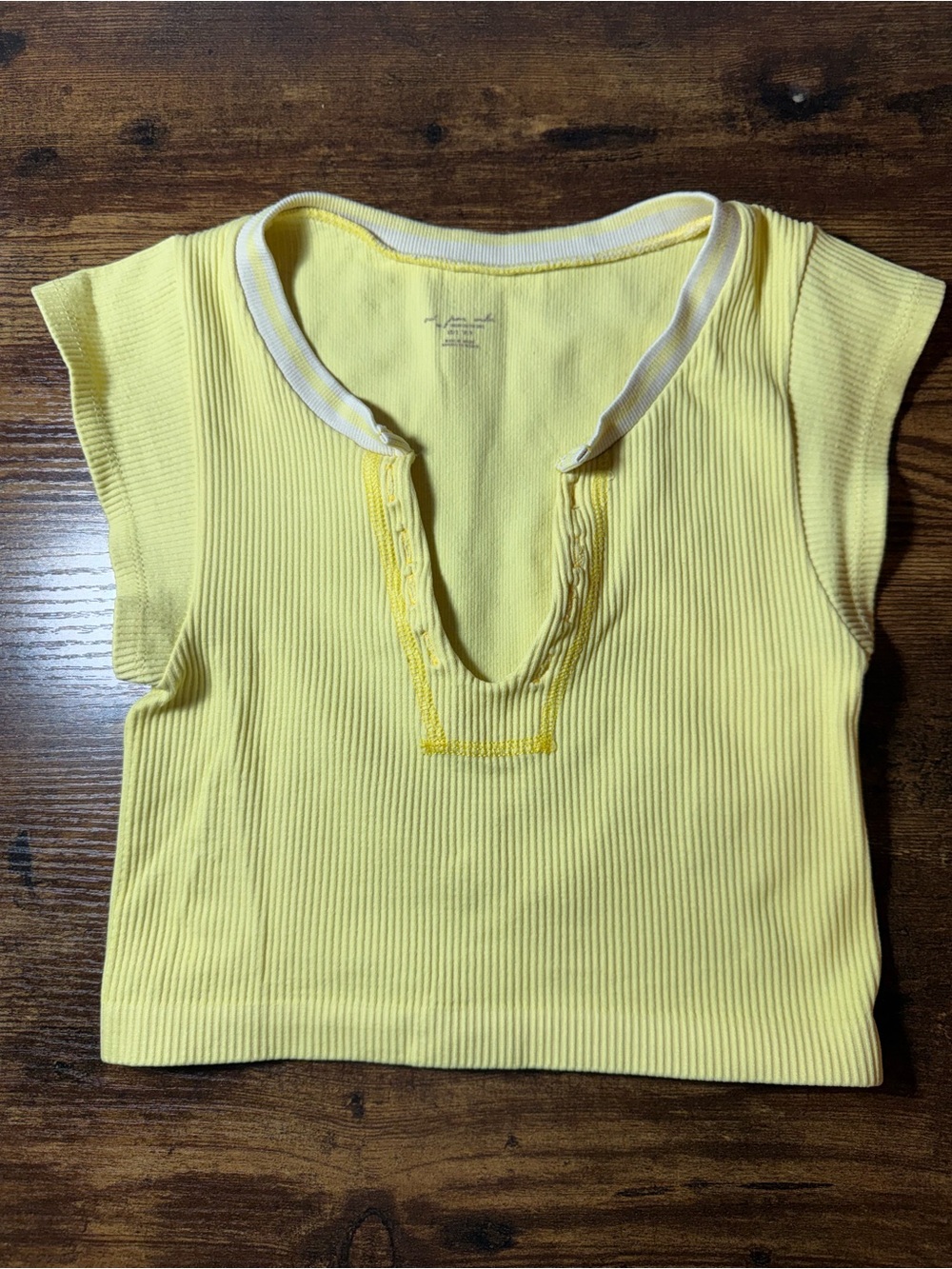Urban Outfitters Yellow Ribbed V-Neck Crop Top. XS/S. Excellent condition!